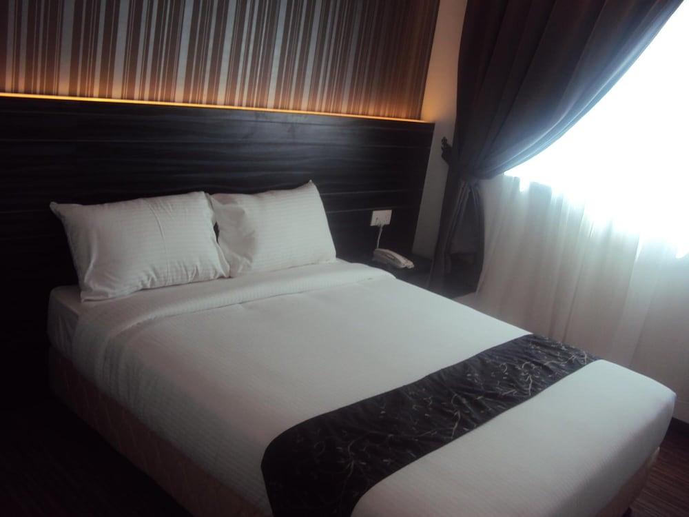 קואנטאן Signature Hotel מראה חיצוני תמונה